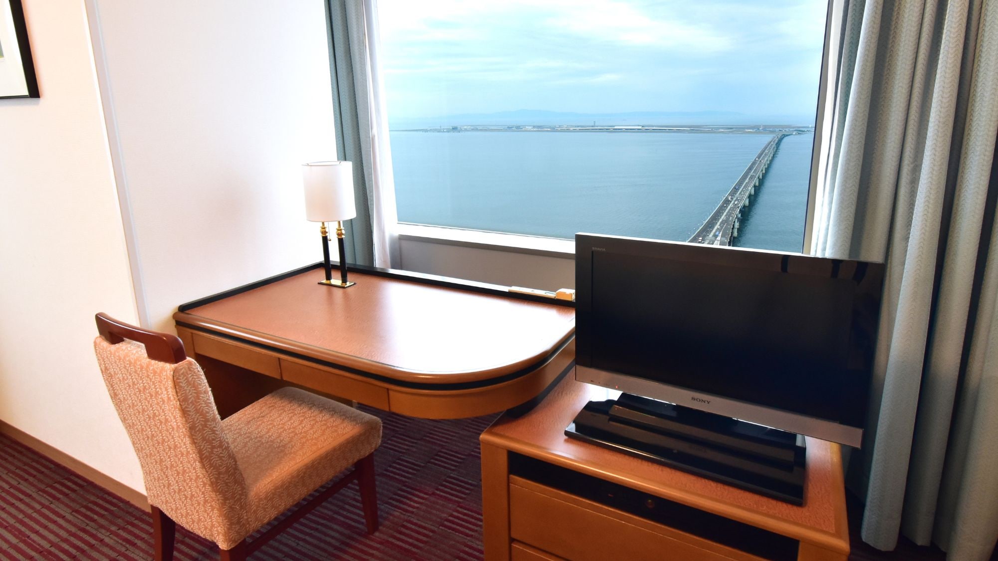 Airport Corner Double