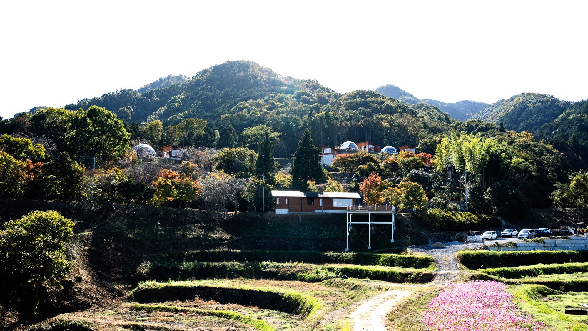 Miki Satoyama Glamping Village is a vast site of over 10,000㎡