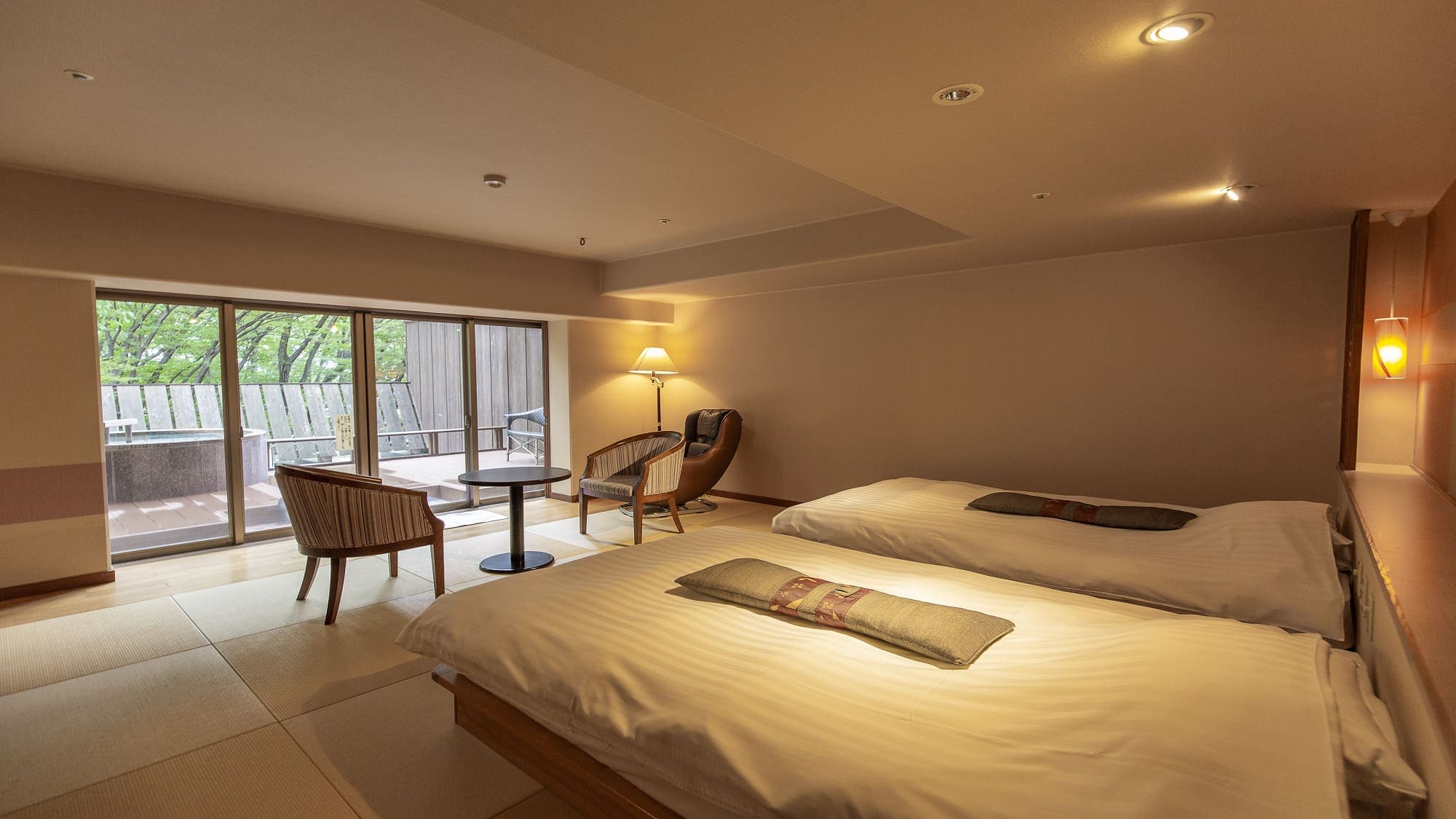 Deluxe twin room with open-air bath [Room 332]