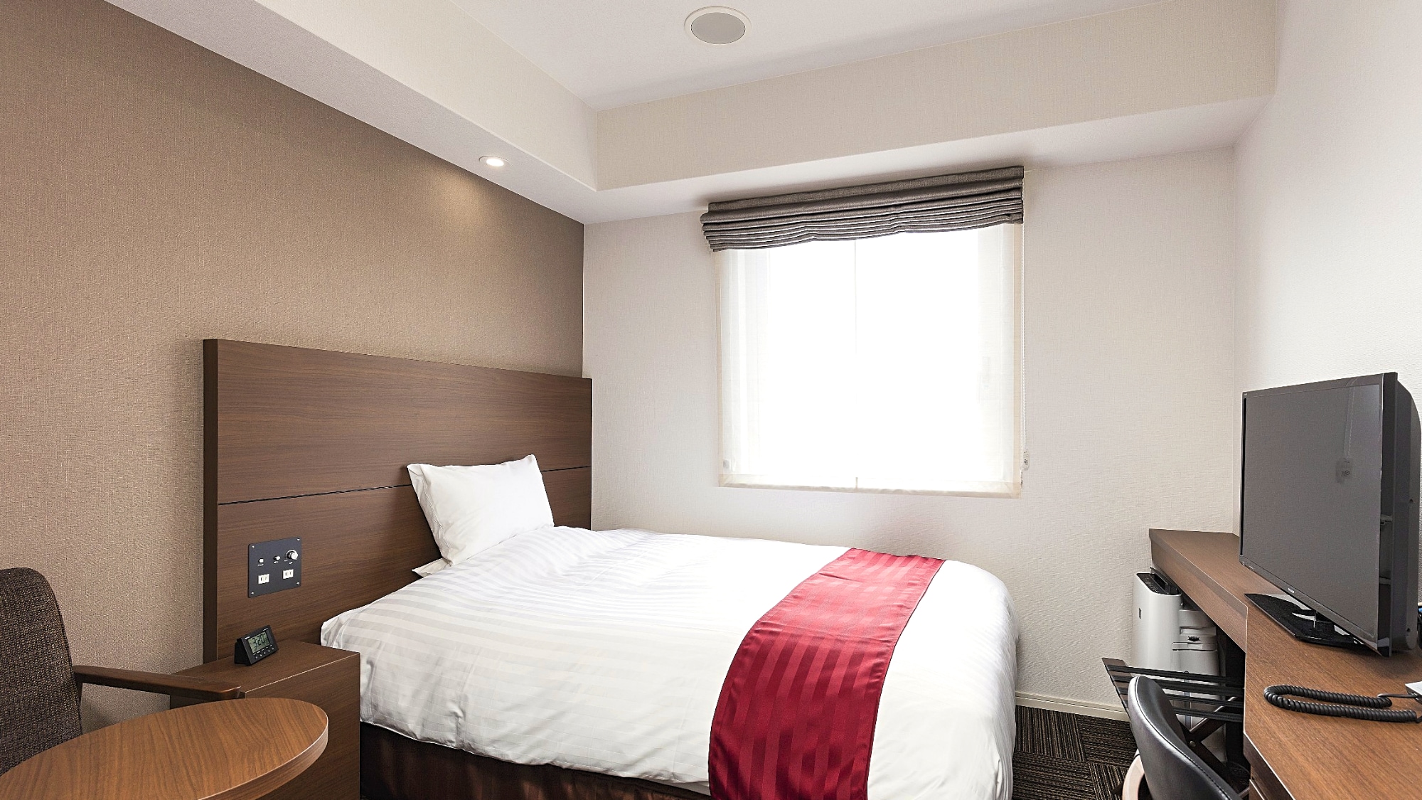 ◇Double bedroom designed for functionality and comfort
