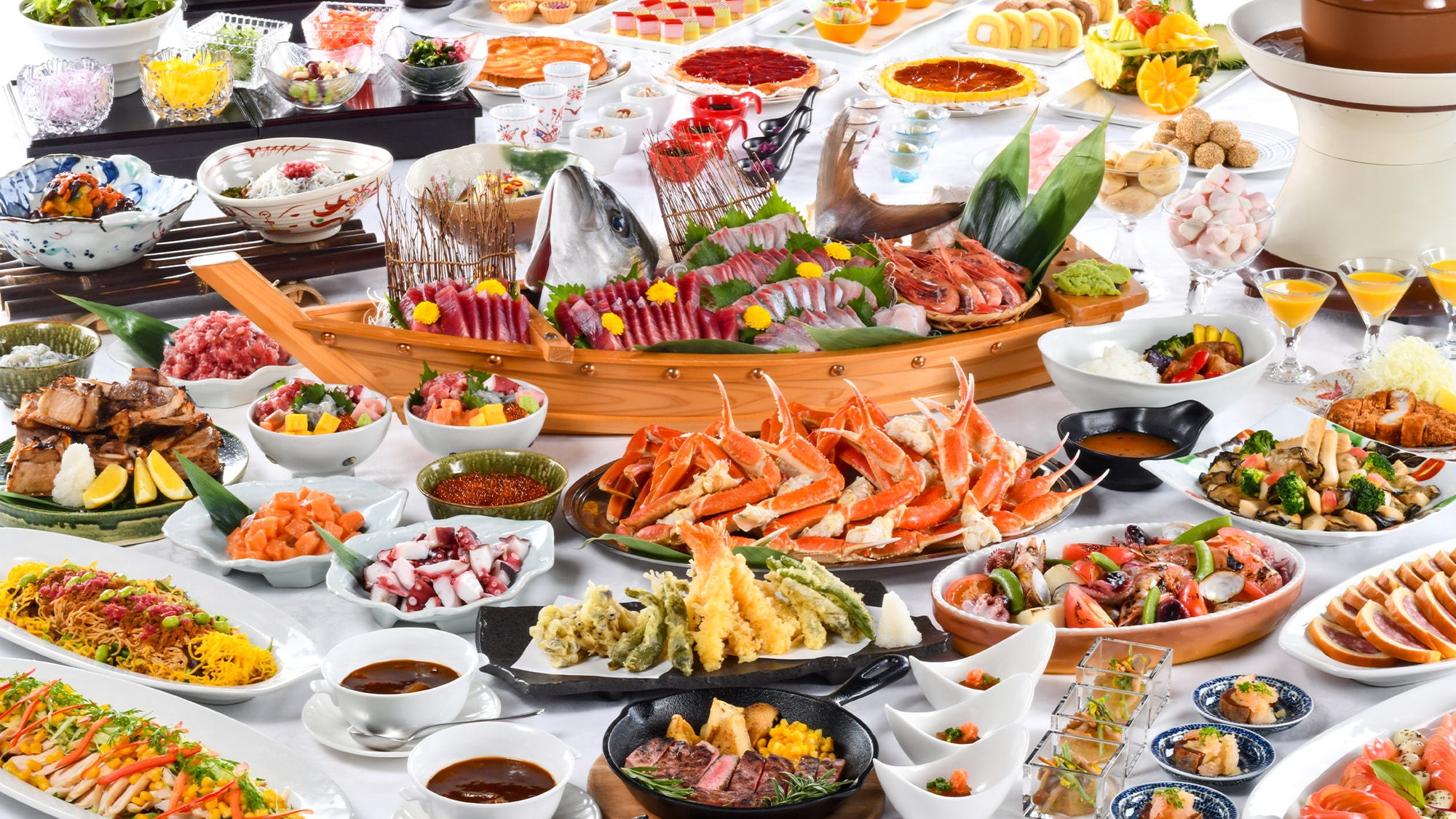 A luxurious lineup of Japanese and Western dishes