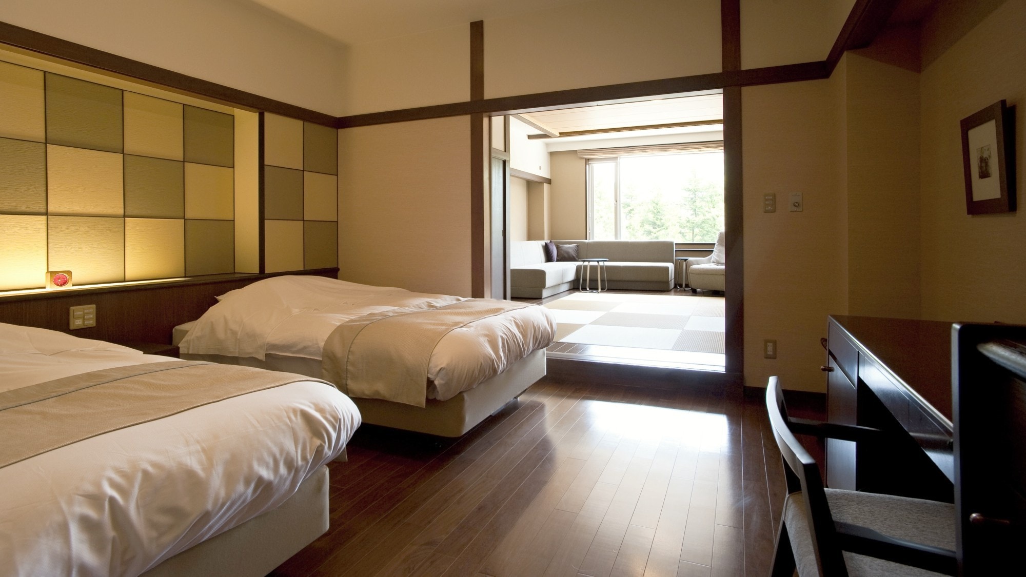◆ Japanese-Western style room / Room with a size of 50 square meters or more, where you can spend a relaxing and comfortable time (example of guest room)