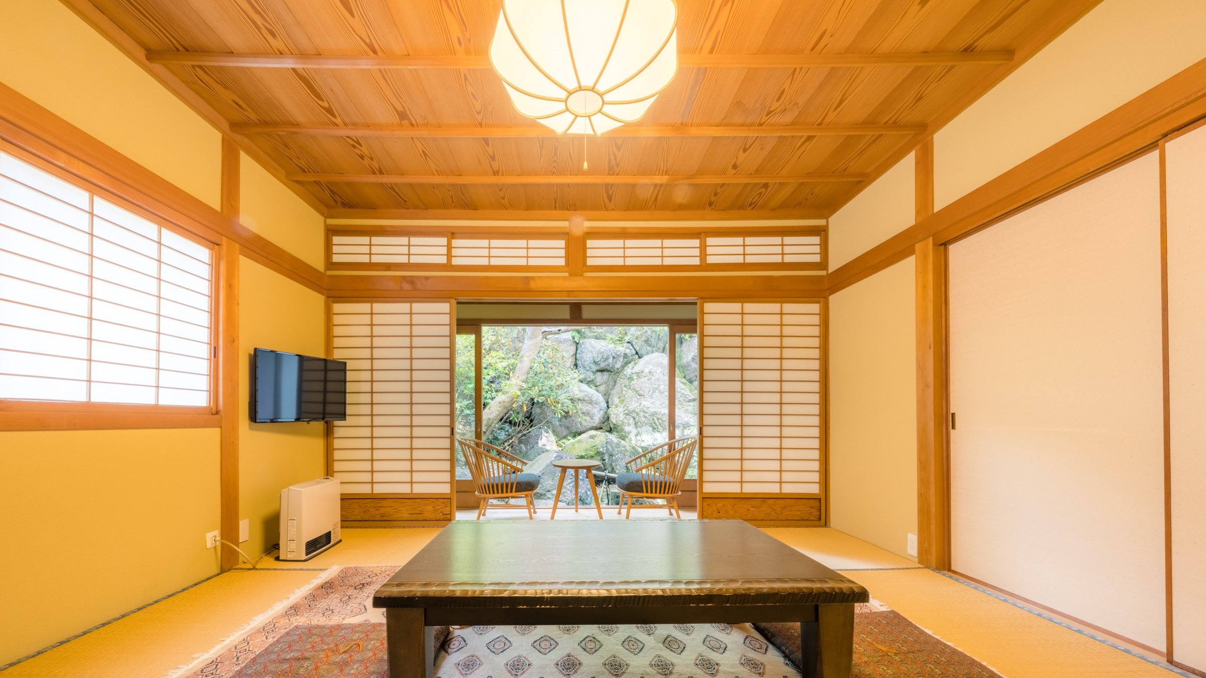 An example of a special Japanese-Western style room turning axis (Japanese-style room part)