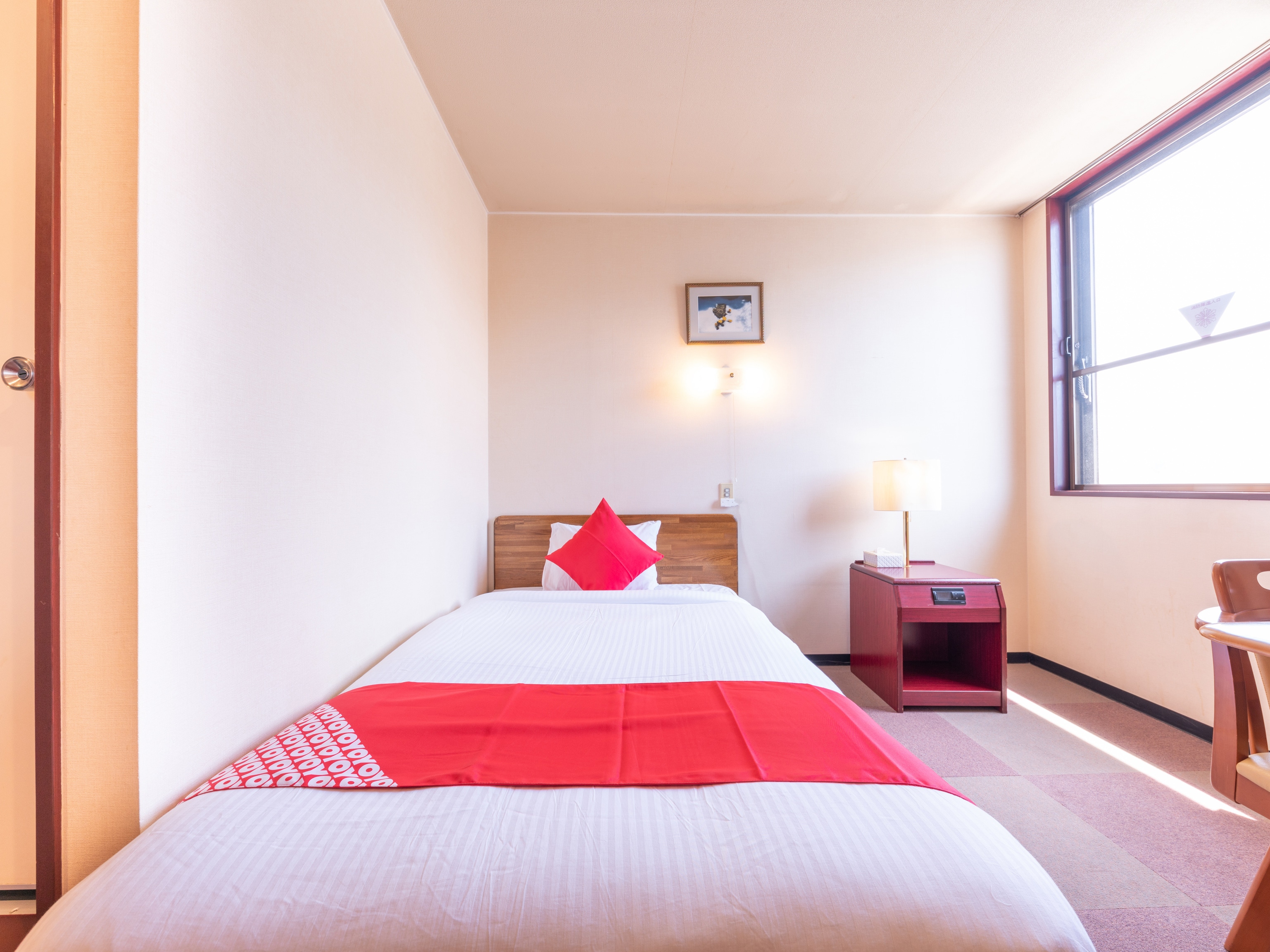 Single Deluxe Room