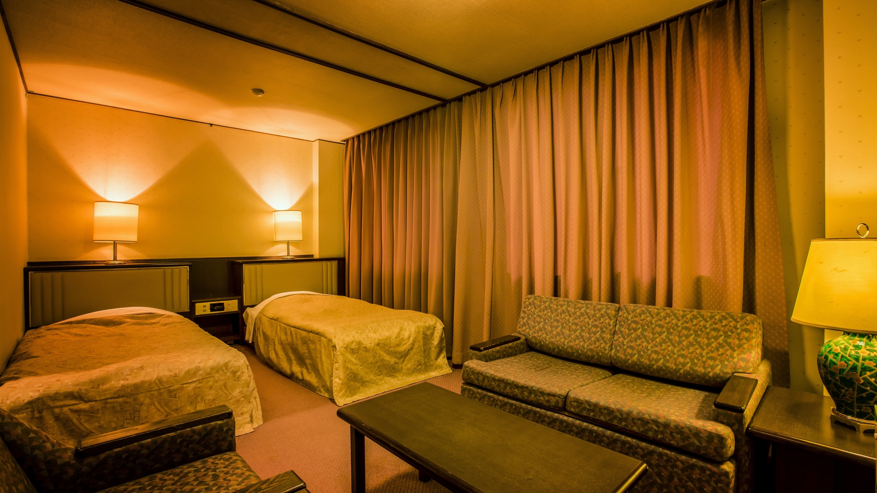 Standard Japanese-Western twin room *Example of a guest room