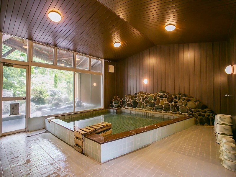 Men's large bath