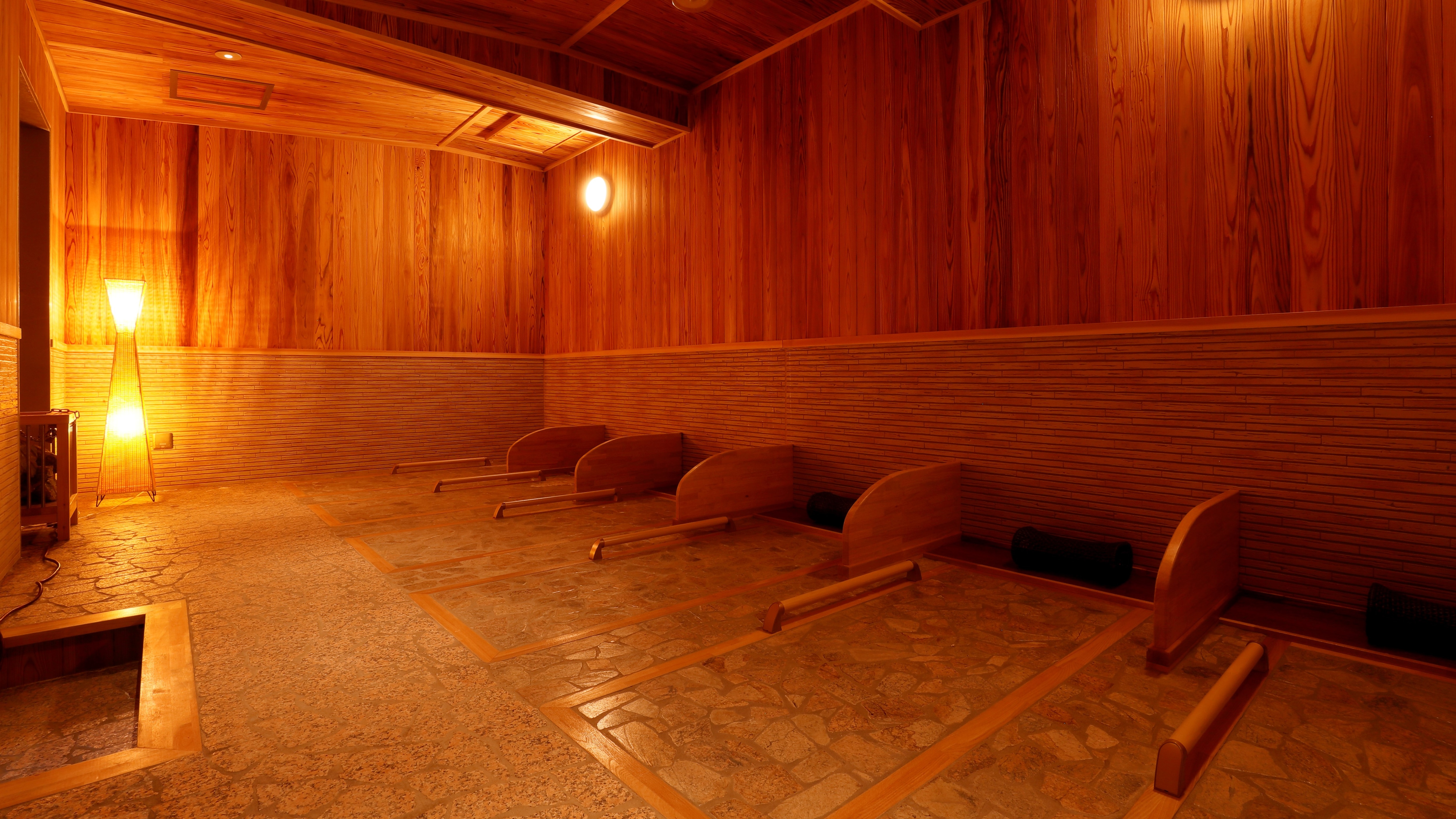 使用北投石的岩盤浴