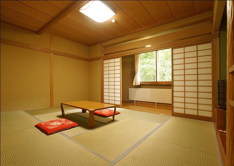 Japanese-style room (10 tatami mats) (with bath and toilet)