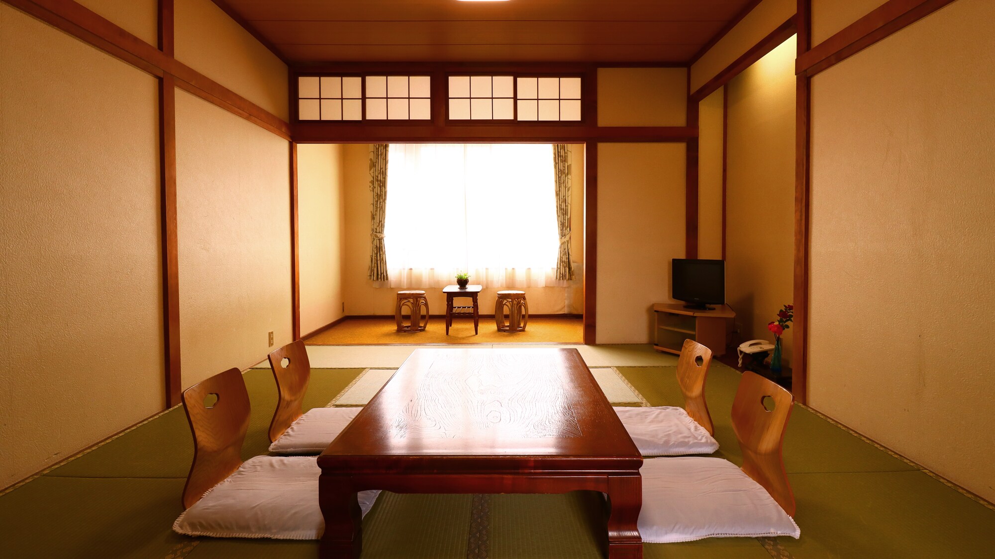 #Japanese-style room 12 tatami mats + veranda 3 tatami mats A Japanese-style room with a nostalgic feel