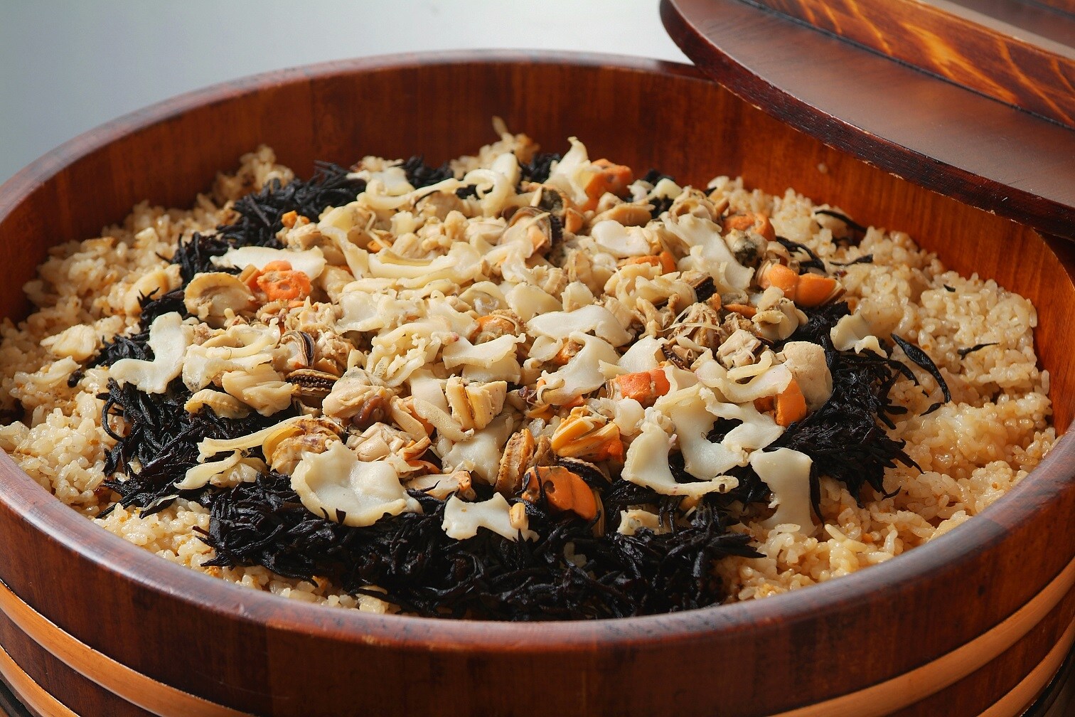Seaside rice with a rich sea flavor