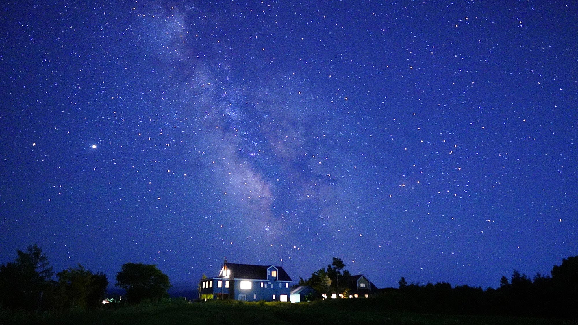 ・호스텔 앞의 밤하늘