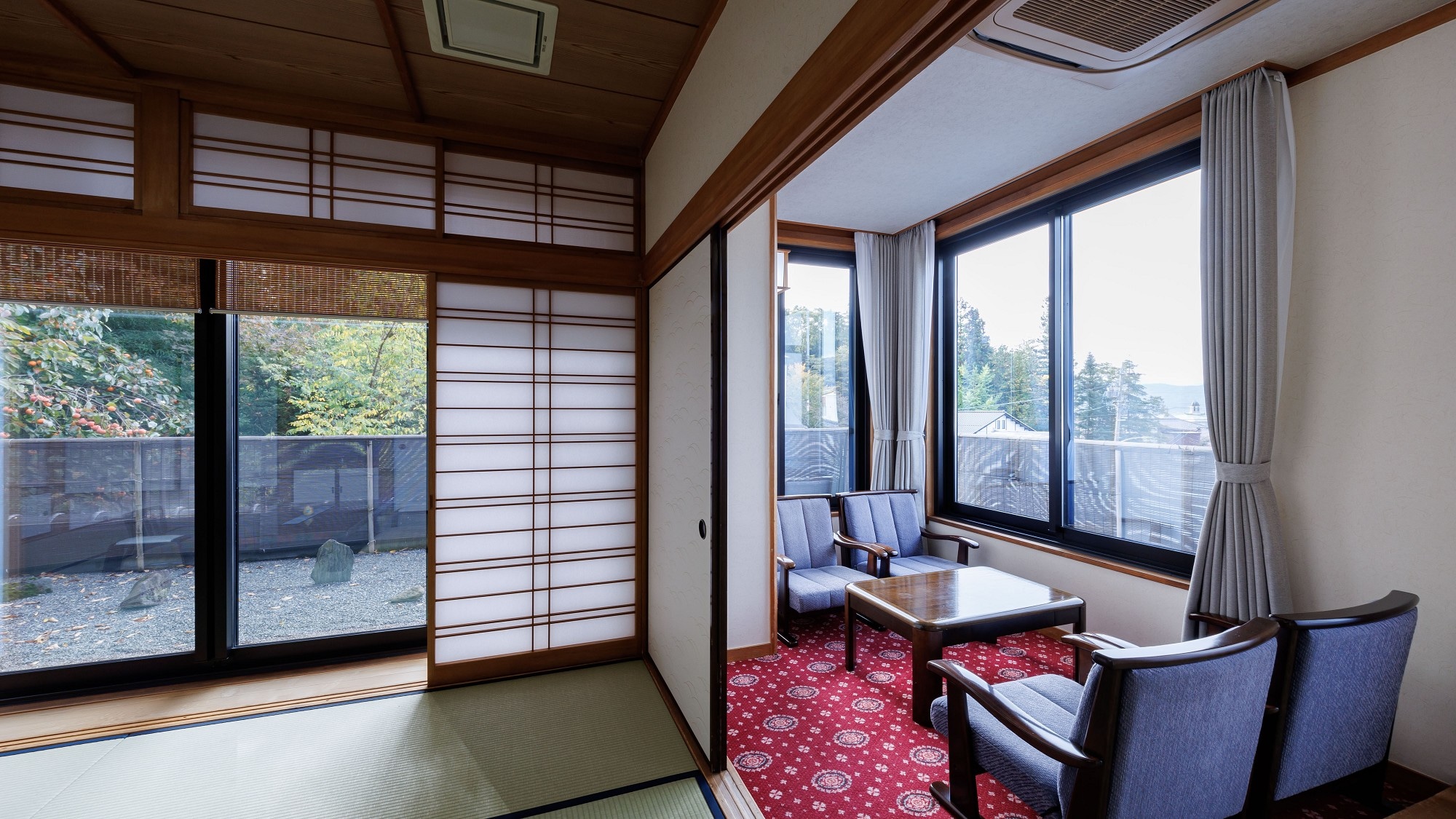 ■ [Kinpa, Peacock, Hagoromo] Japanese-style room with 13 tatami mats and a large veranda