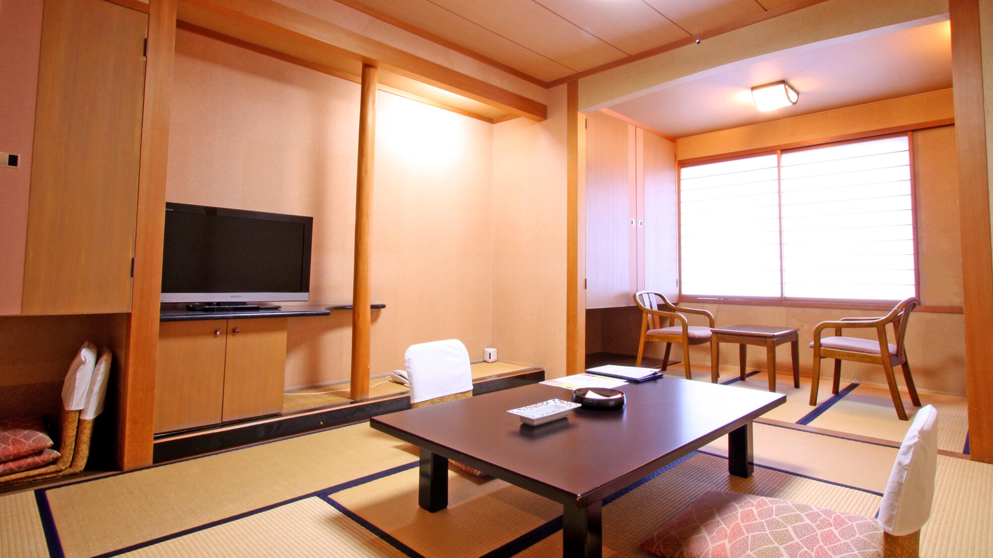 [Non-smoking] Main building Japanese-style room 8 tatami mats A01