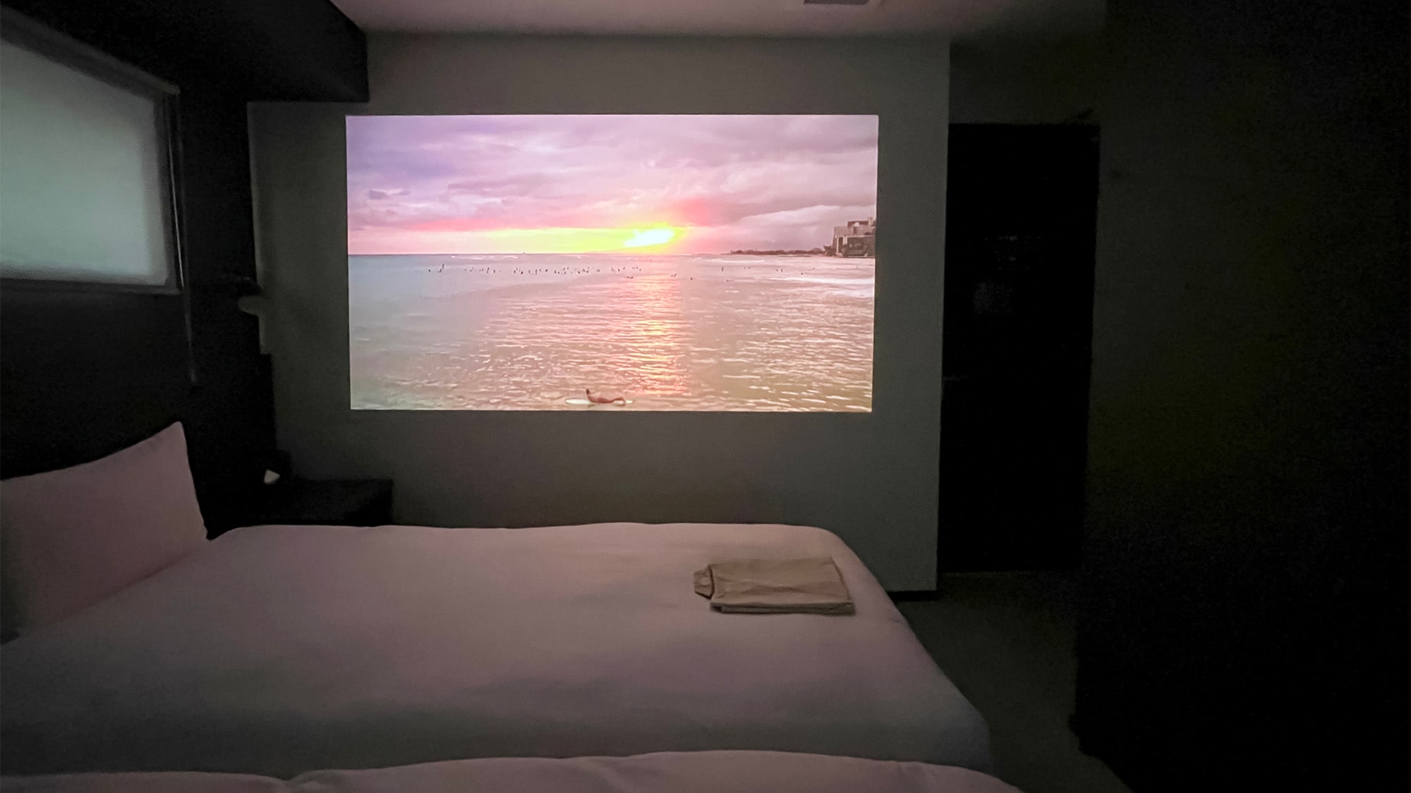 ・ Theater room / You can enjoy your favorite live concerts and movies.