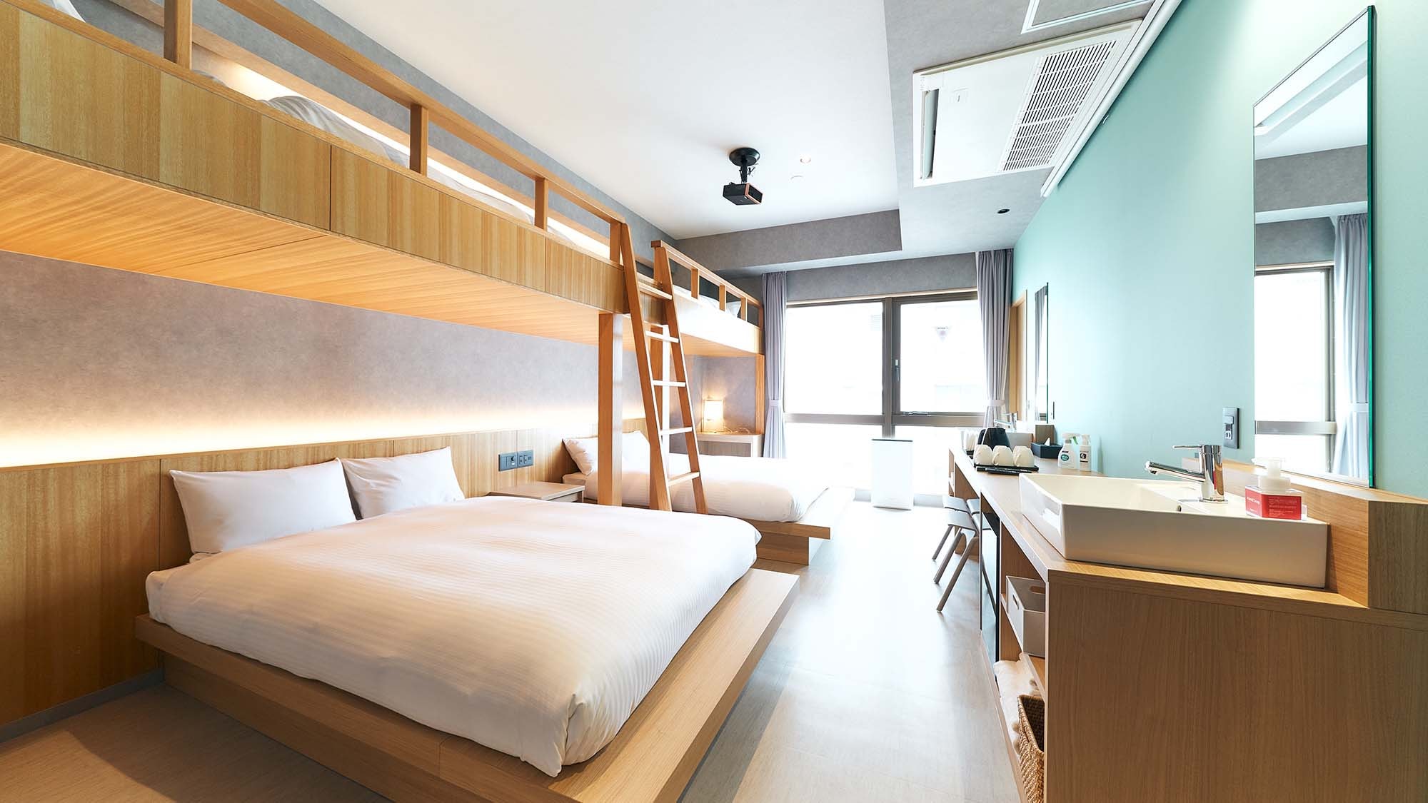 ・雙層床房/以清新的綠色為基礎的房間是28平方米的寬敞設計！
