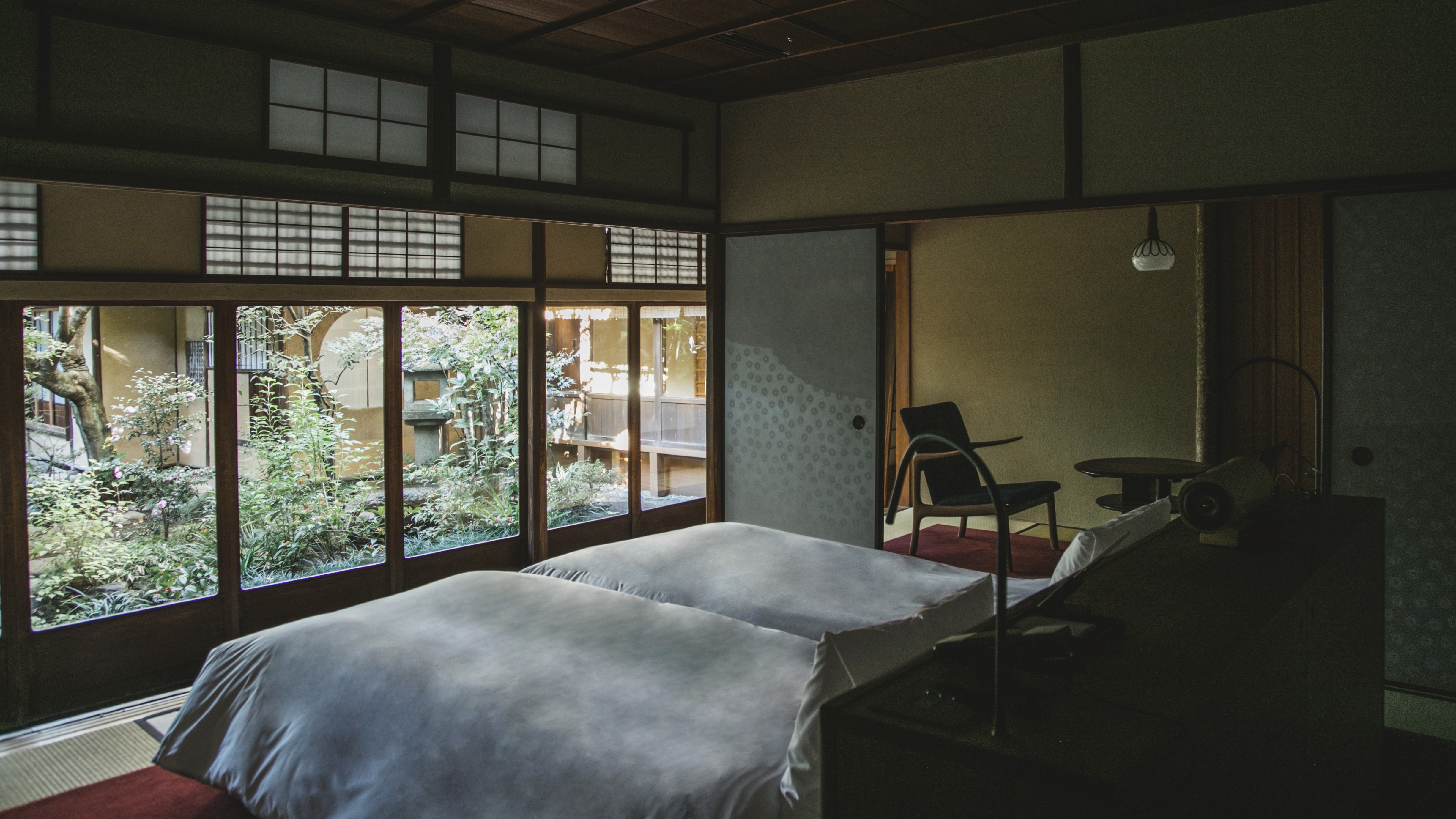 อาคารหลัก 103: ห้องดีลักซ์ฮอลลีวูดเตียงแฝดพร้อมวิวสวน