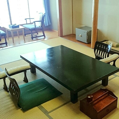 Japanese-style room