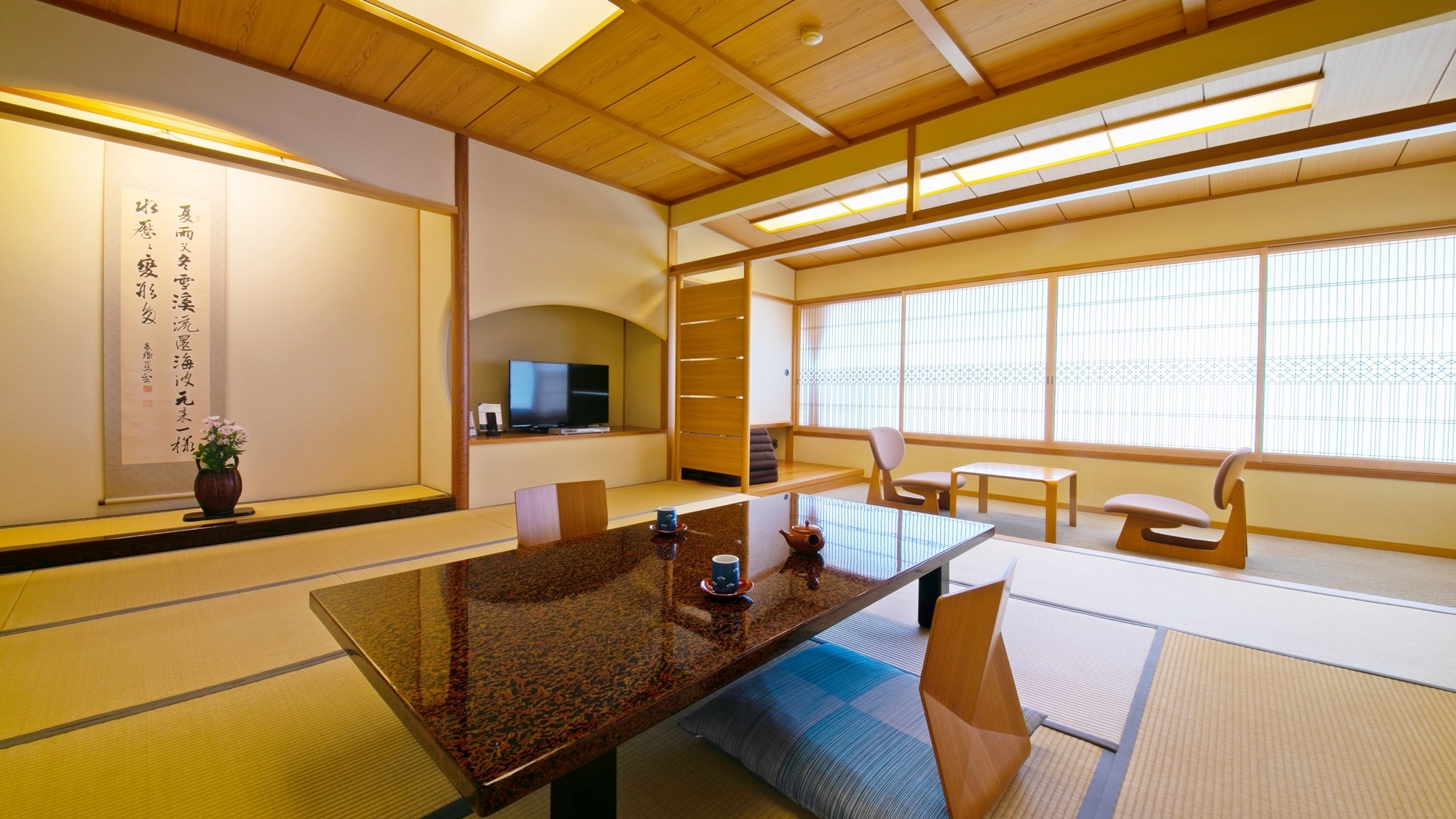 A [Main building / 54 square meters ~] 12.5 tatami + wide veranda / hot spring is a large communal bath
