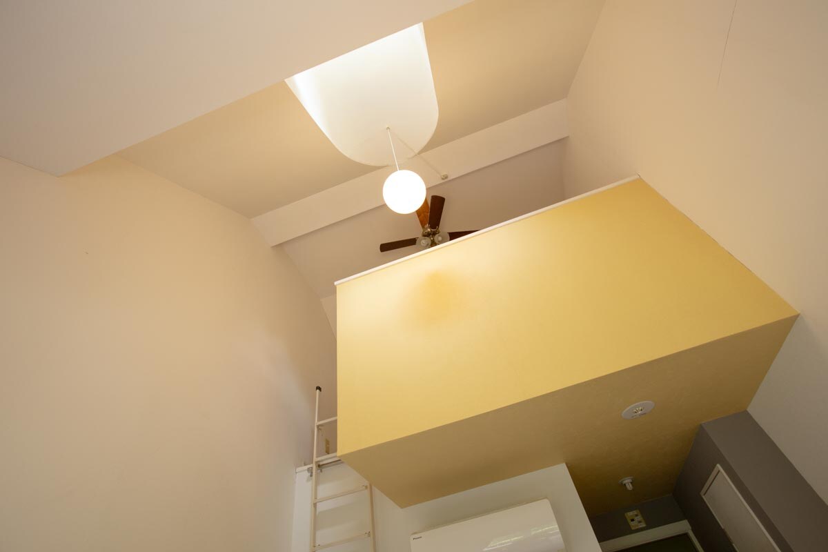 Kamar kembar (dengan loteng, kamar mandi, dan toilet)