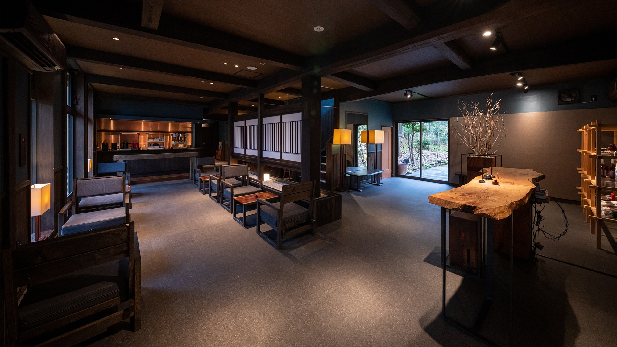 [Renewal in December 2021] An example of a lounge