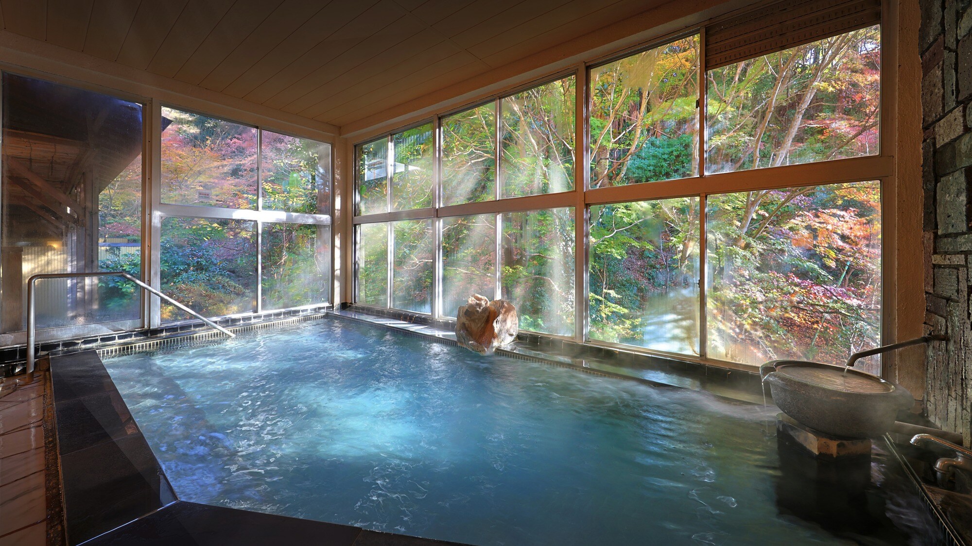 "Senju no Yu" men's bath (indoor bath)