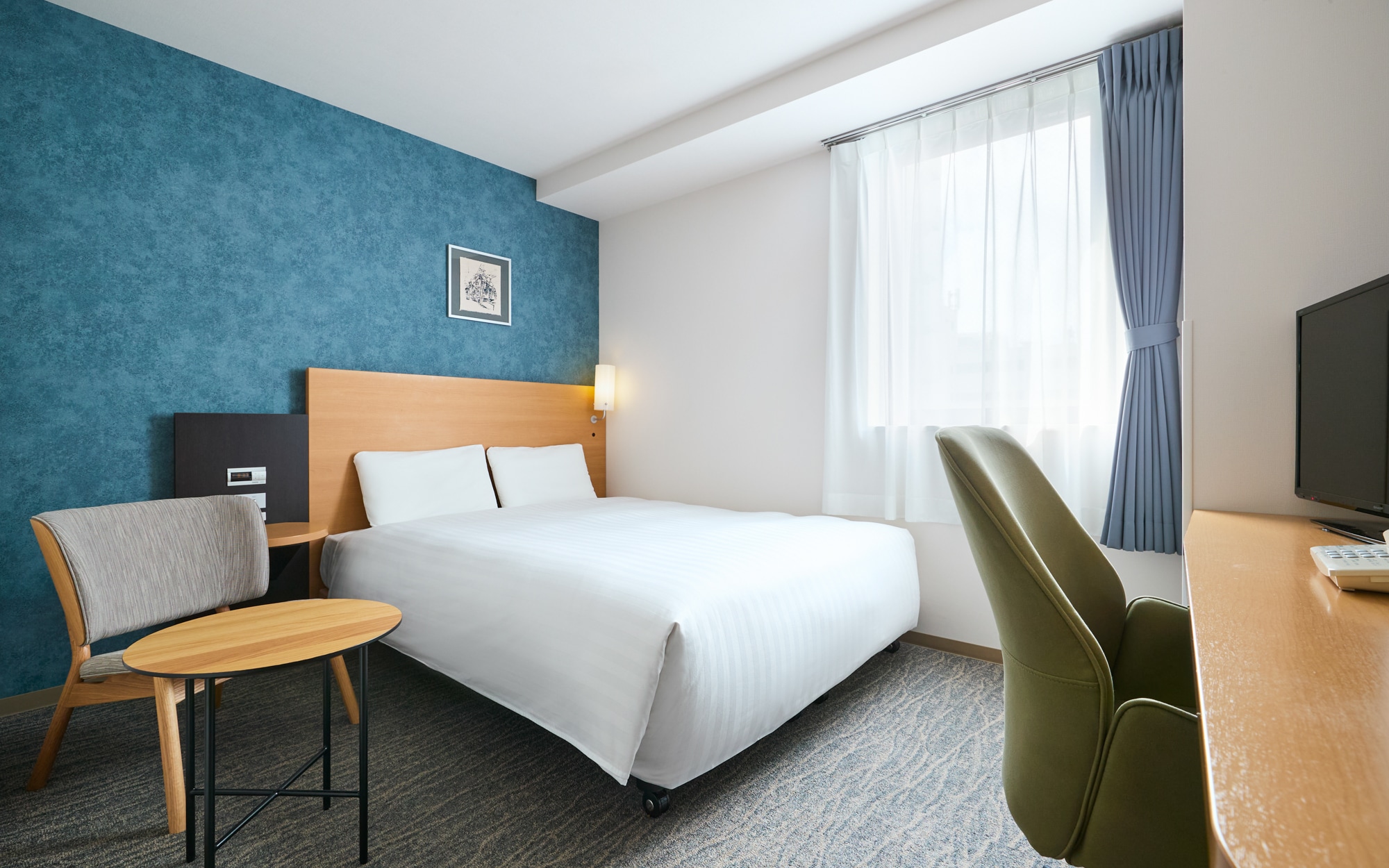 Renewed in April 2026: Queen Economy - Enjoy a restful sleep in a spacious 160cm wide bed.