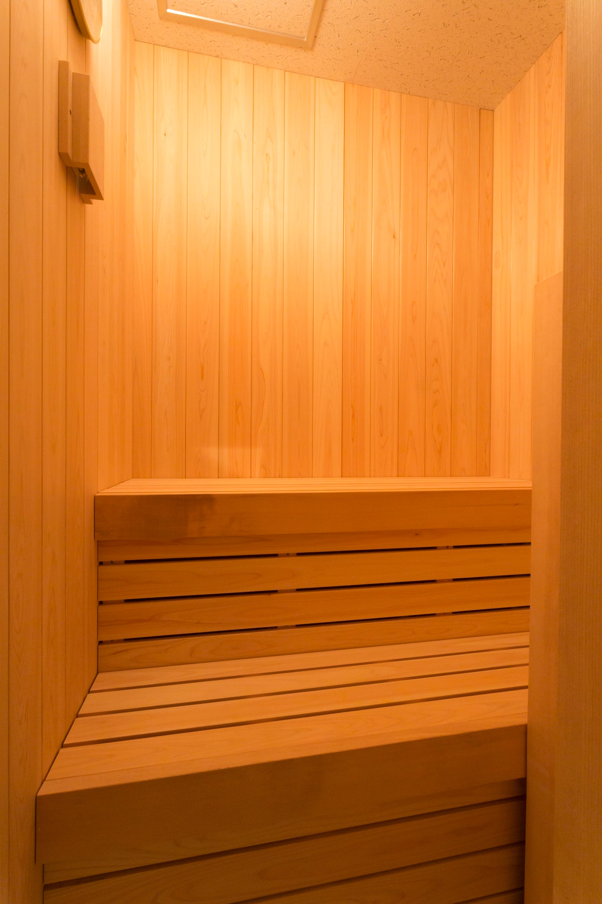 Aromatherapy Sauna: A private sauna where you can relax and enjoy the aroma.