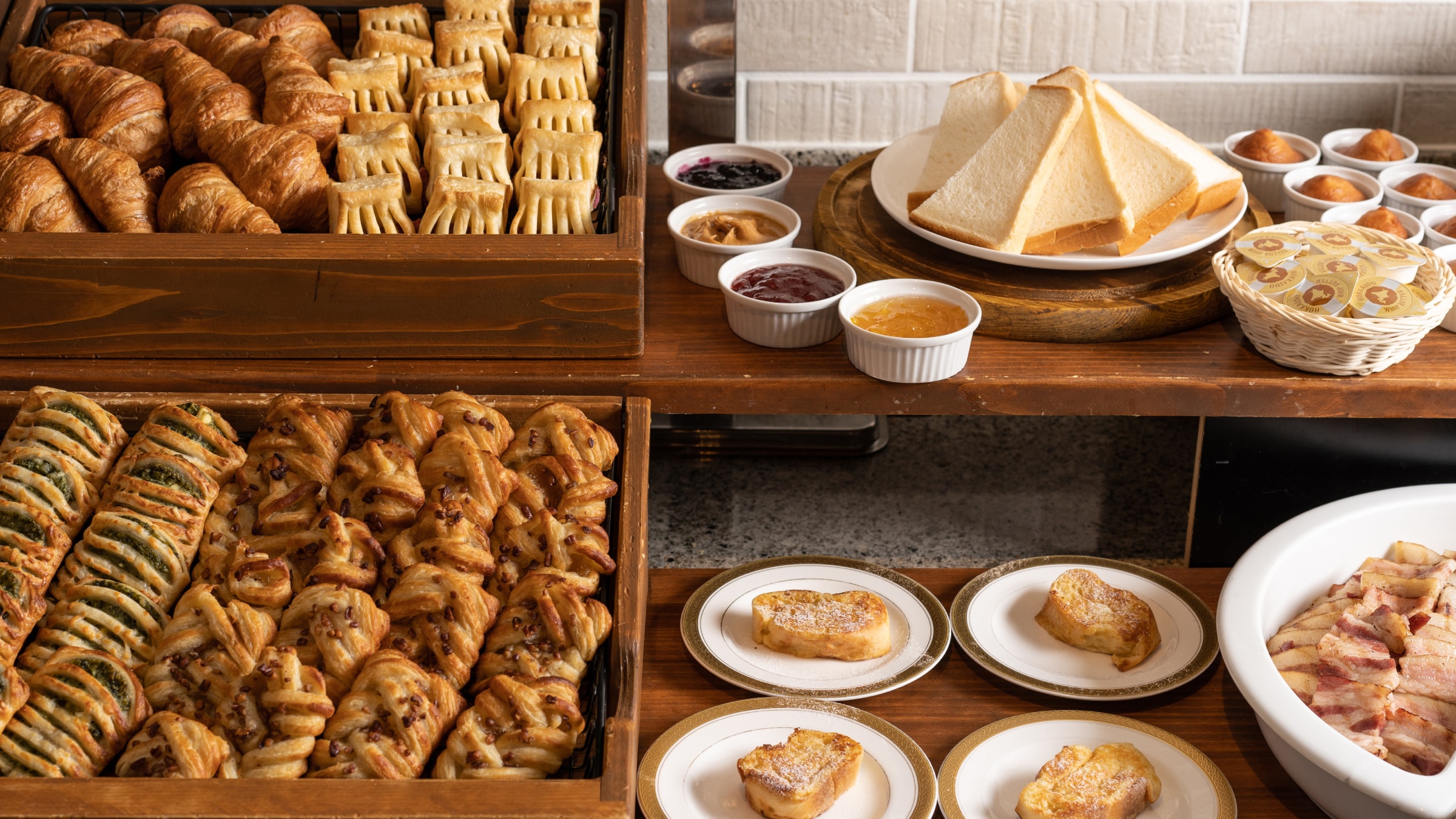 [Breakfast] Variety of bread corner