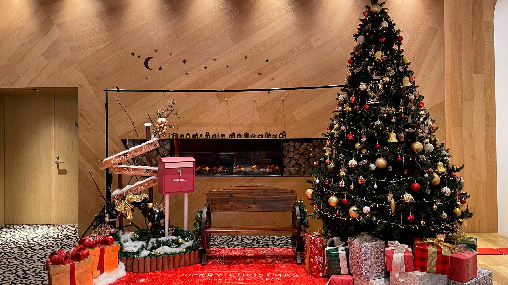 ◆クリスマス◆メリークリスマス！大きなクリスマスツリーがお出迎え♪旅の思い出に記念撮影もおすすめ