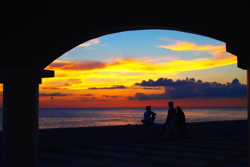 [Famous Sunset] Chatan Town, Sunabe Miyagi Beach