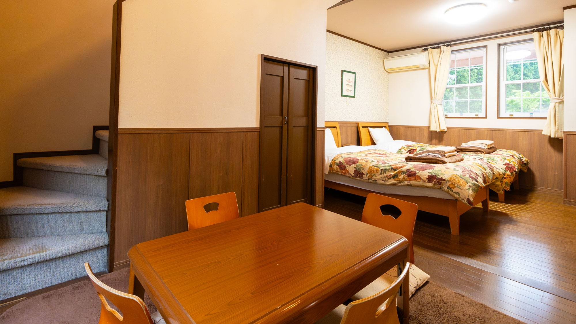 [Maisonette Japanese-Western room / Guest room with garden open-air bath] A Japanese-Western room type where you can relax on both tatami mats and a bed.