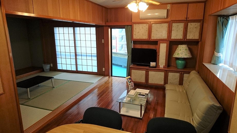 * Non-smoking high-rise Japanese-style room 4 rooms (with kitchen)