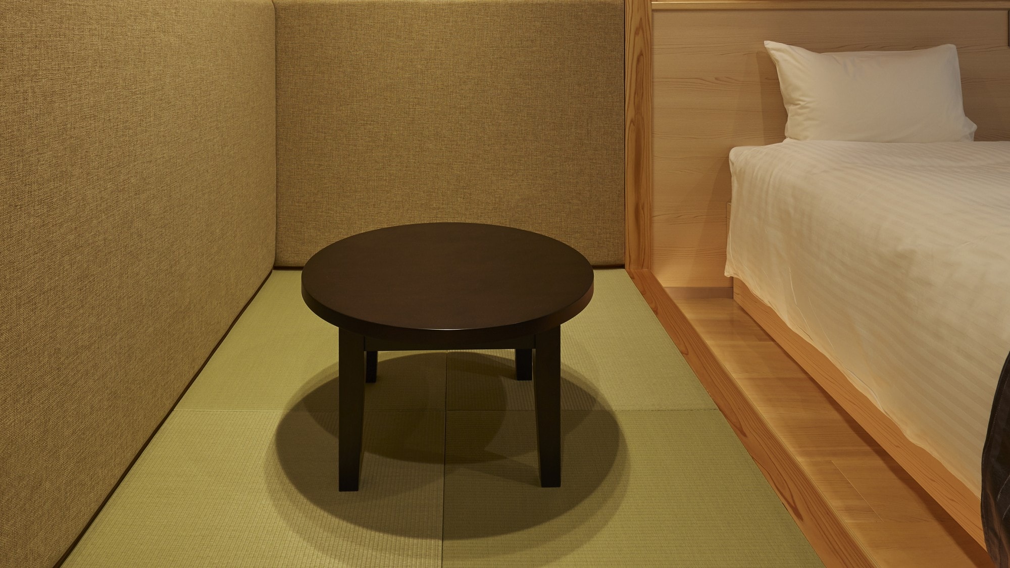 [Japanese twin] Shower booth & independent toilet with tatami mats 25.8 square meters