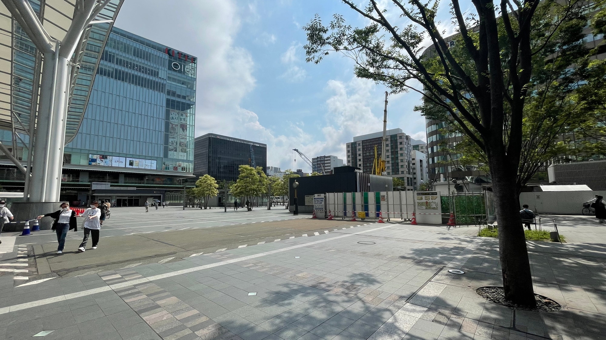 ～ Road 2 from Hakata Station to the Hotel ～ Hakata Station Square