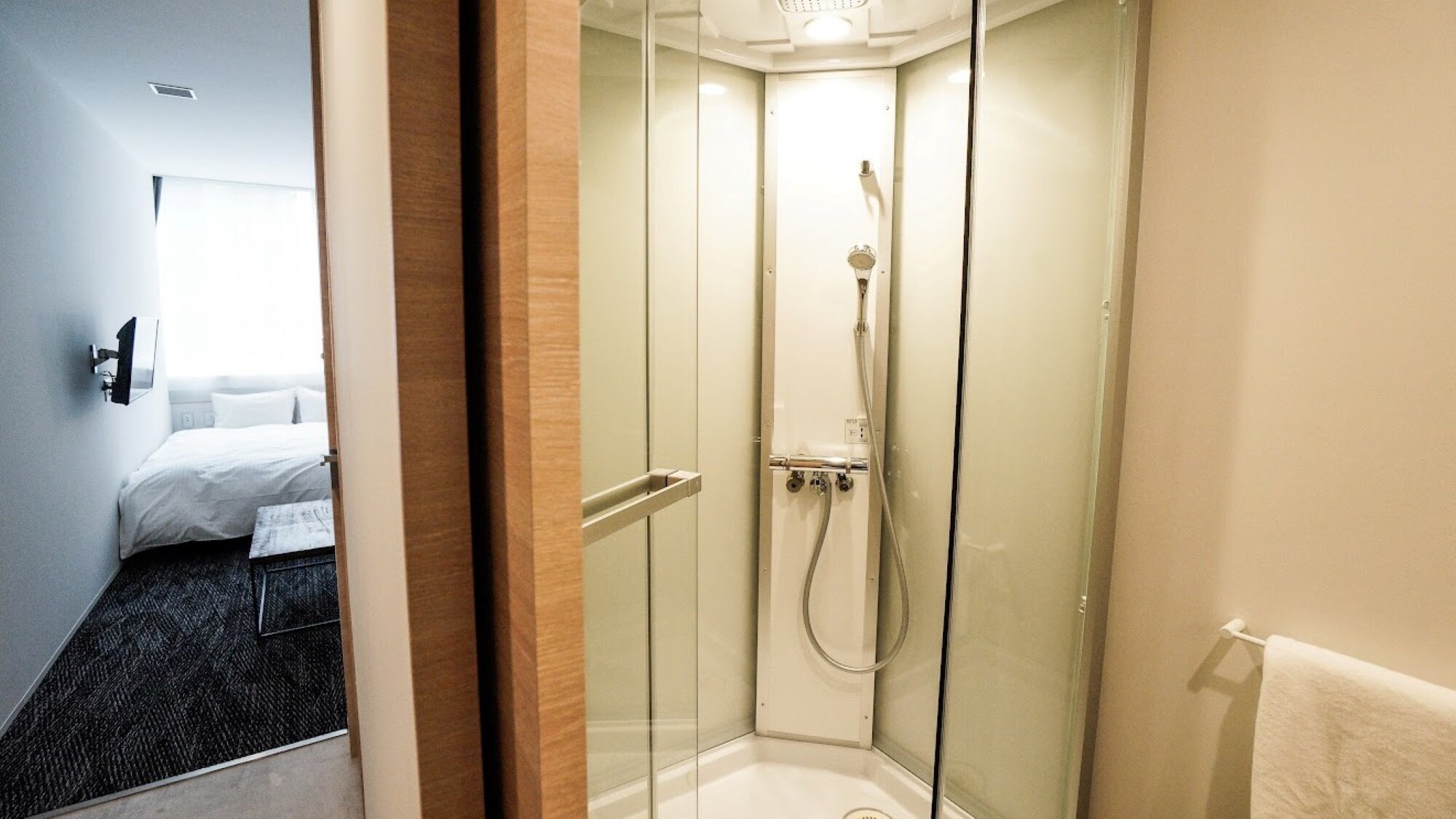 ■ [Main building, guest room] Shower booth