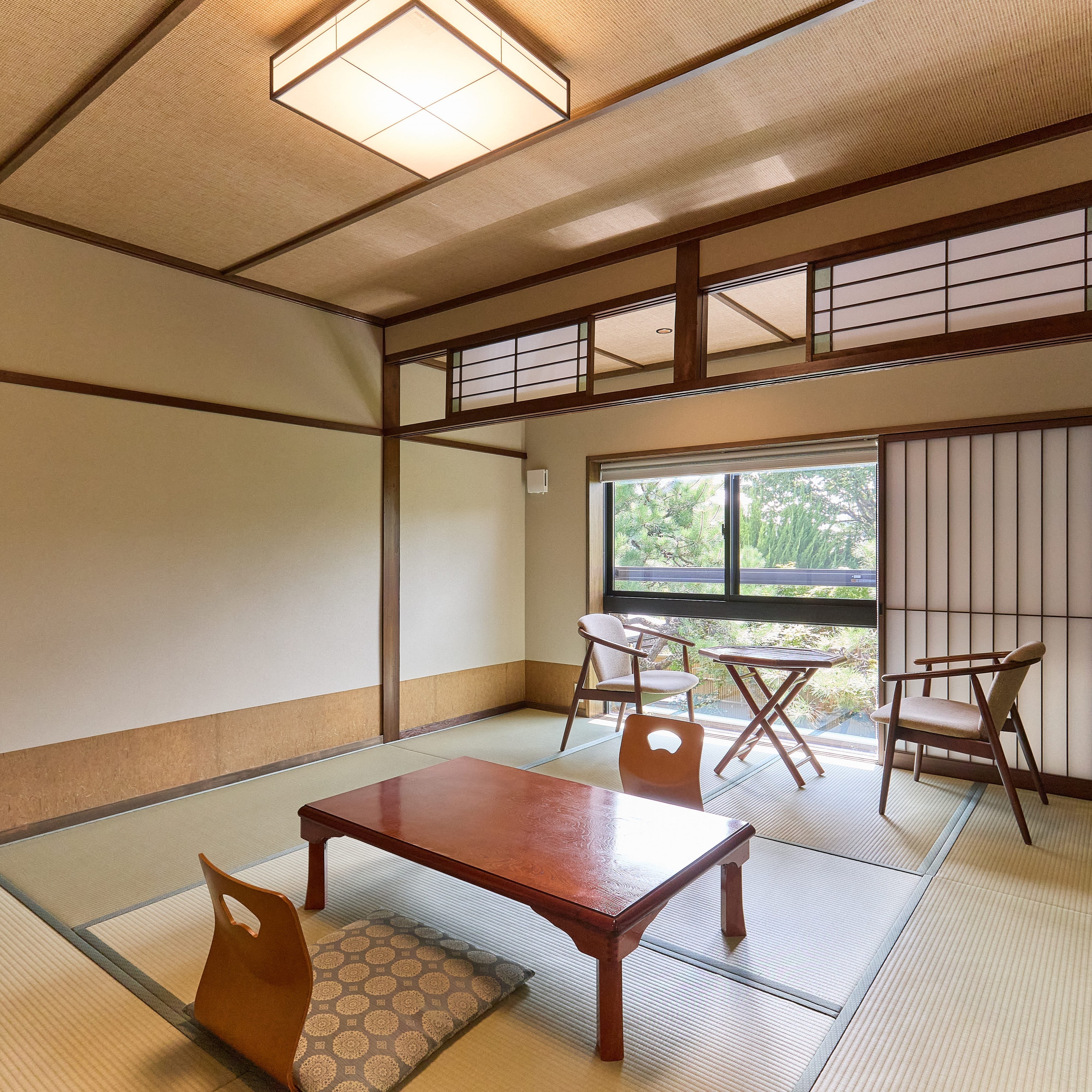 Japanese-style room (10 tatami mats)