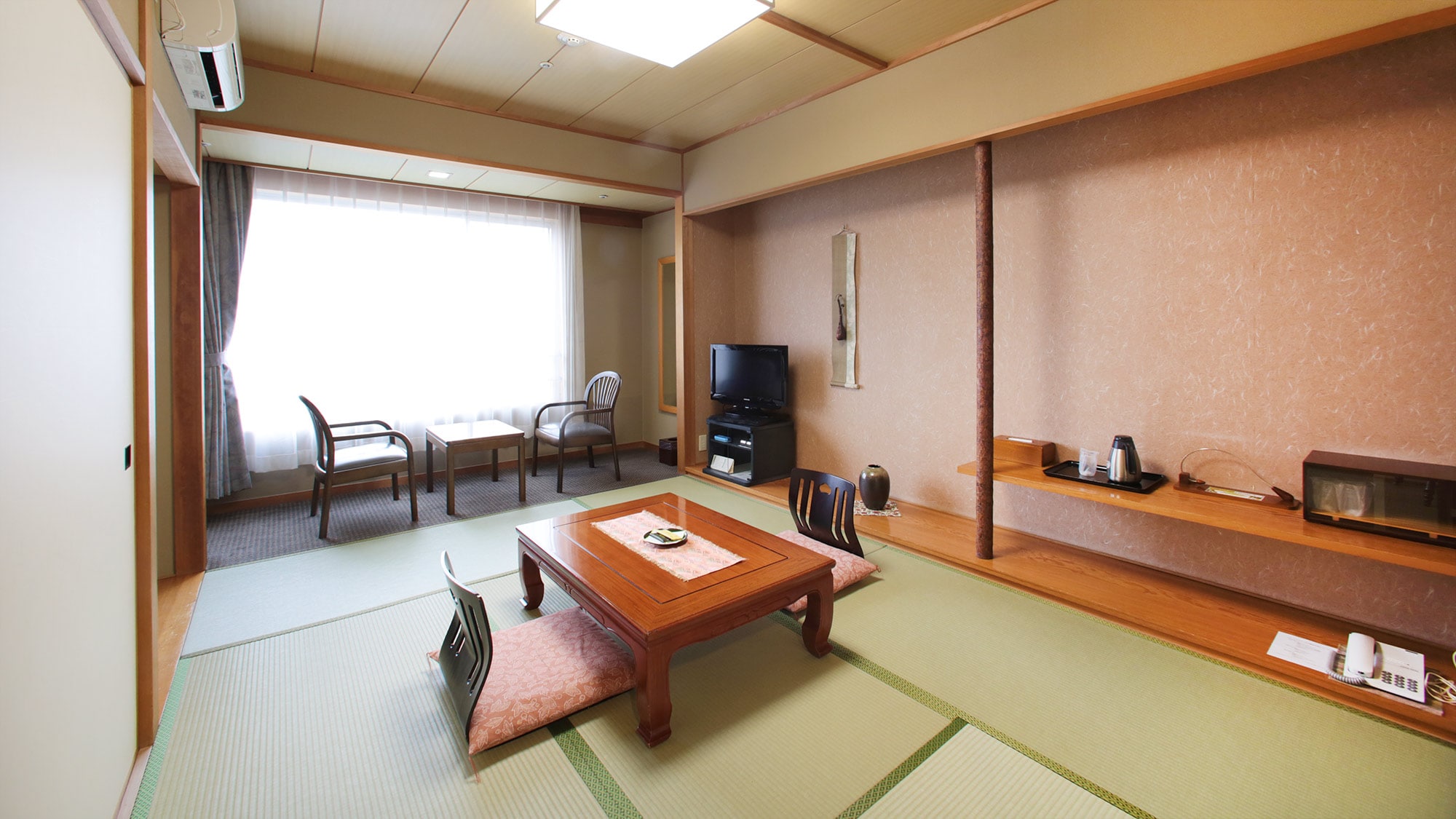 Japanese-style room (6 tatami mats)