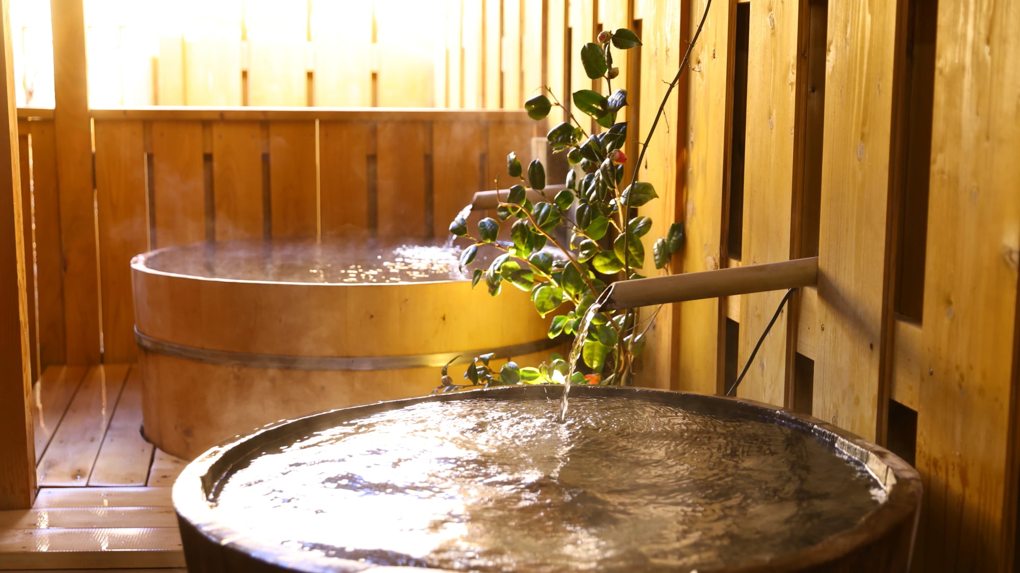 After taking a bath in the hot springs, you will feel that you have been warmed from the core of your body.