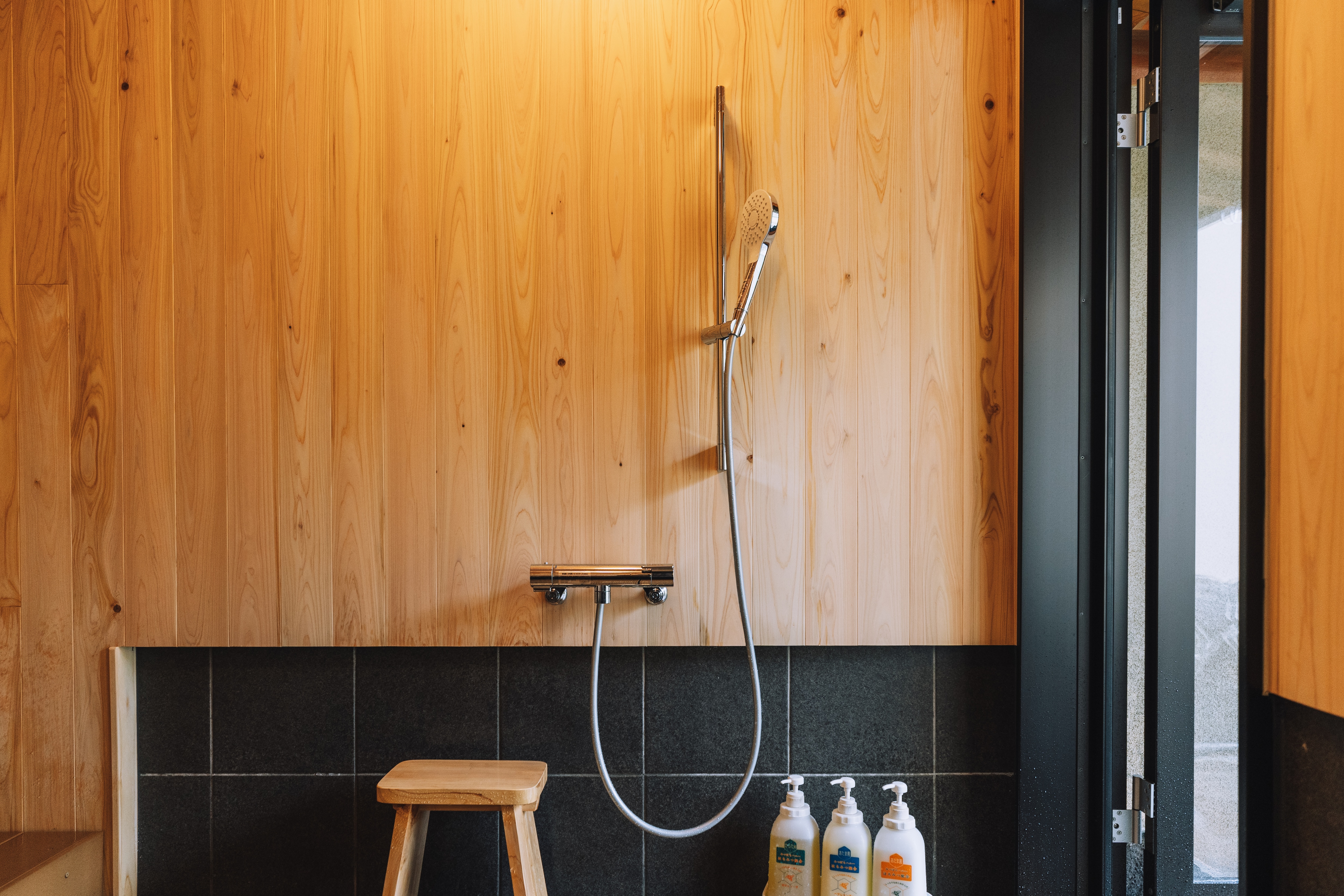 16 tatami shower room
