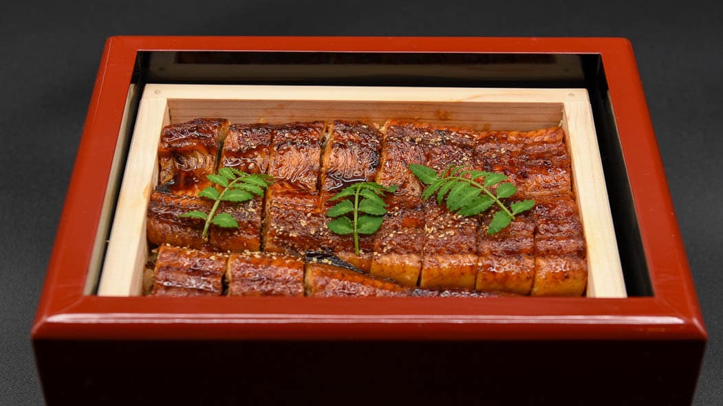 Plump and fragrant, double-layered steamed food.