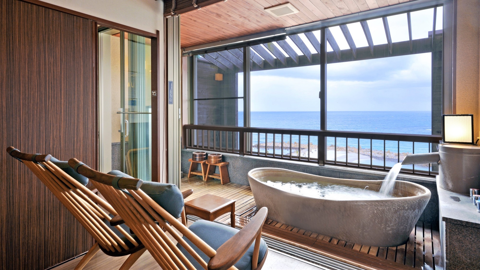 [Room with open-air bath (Mashirano) / Asian type] Bathroom