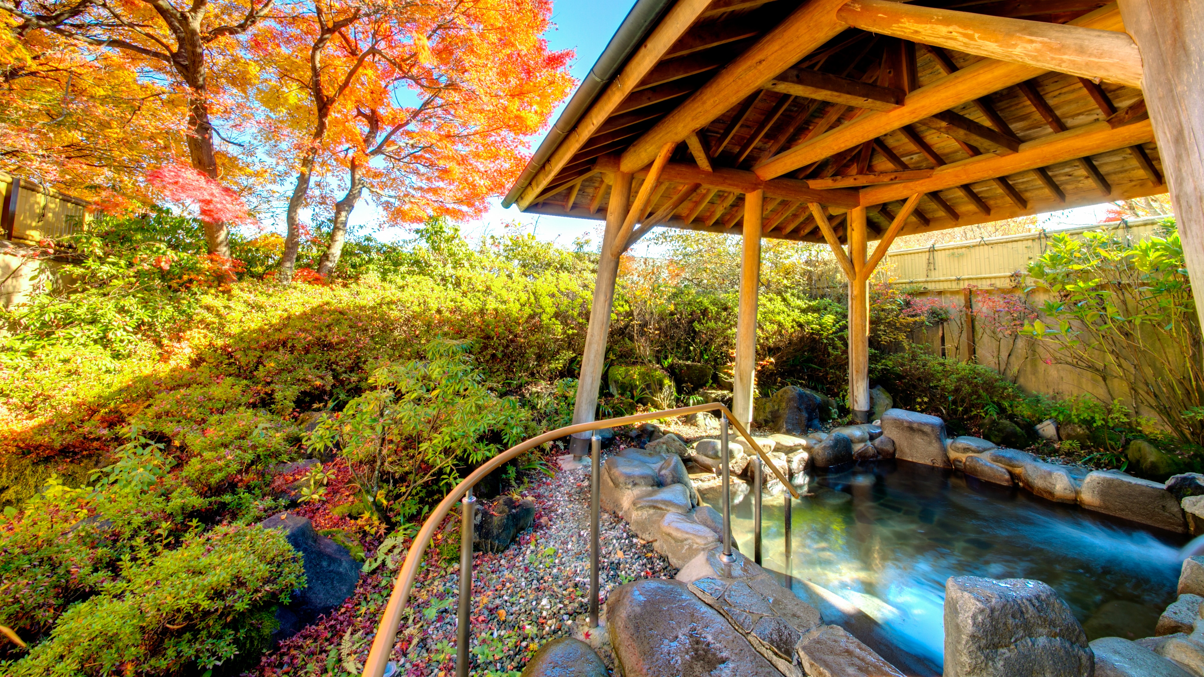 Open-air bath