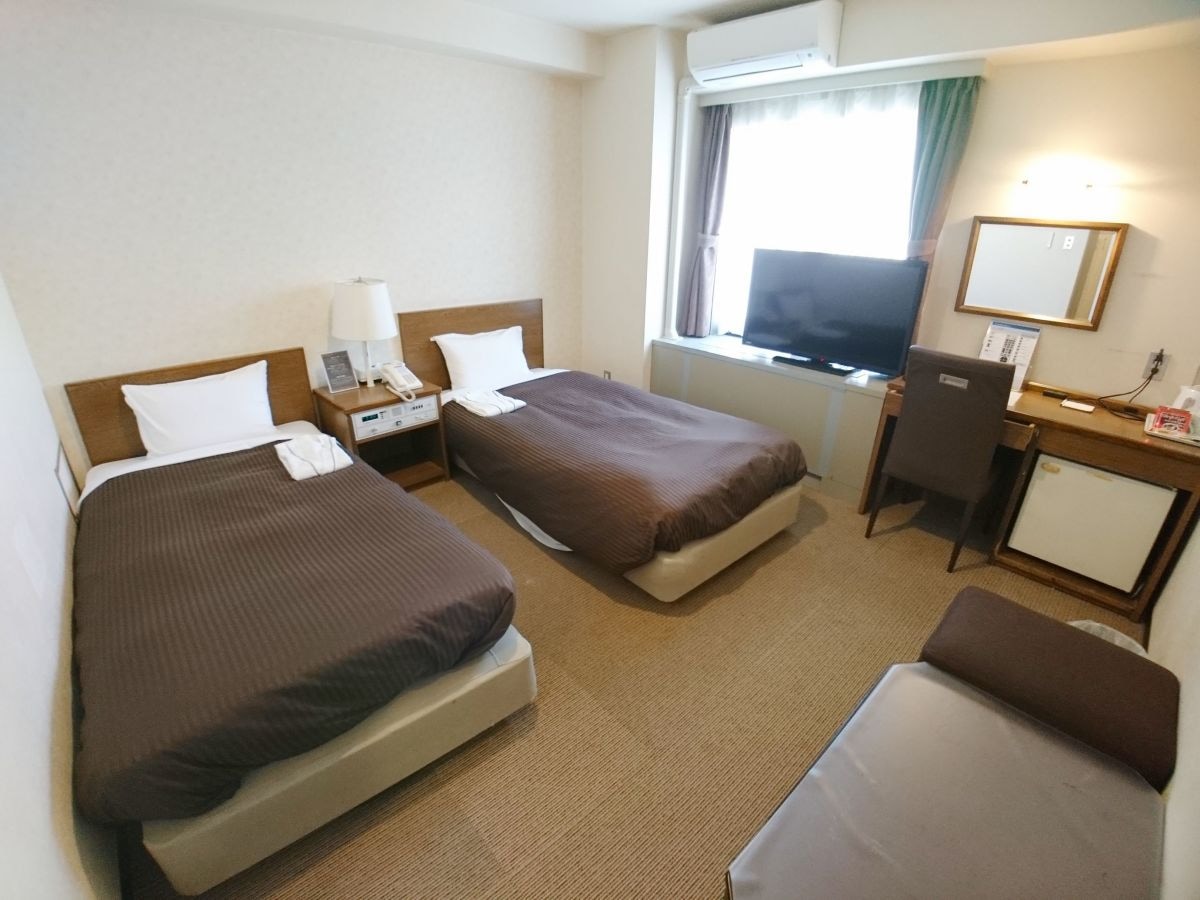 It is a twin room. There is a plan for one person. Recommended for those who want to be widely used by one person.