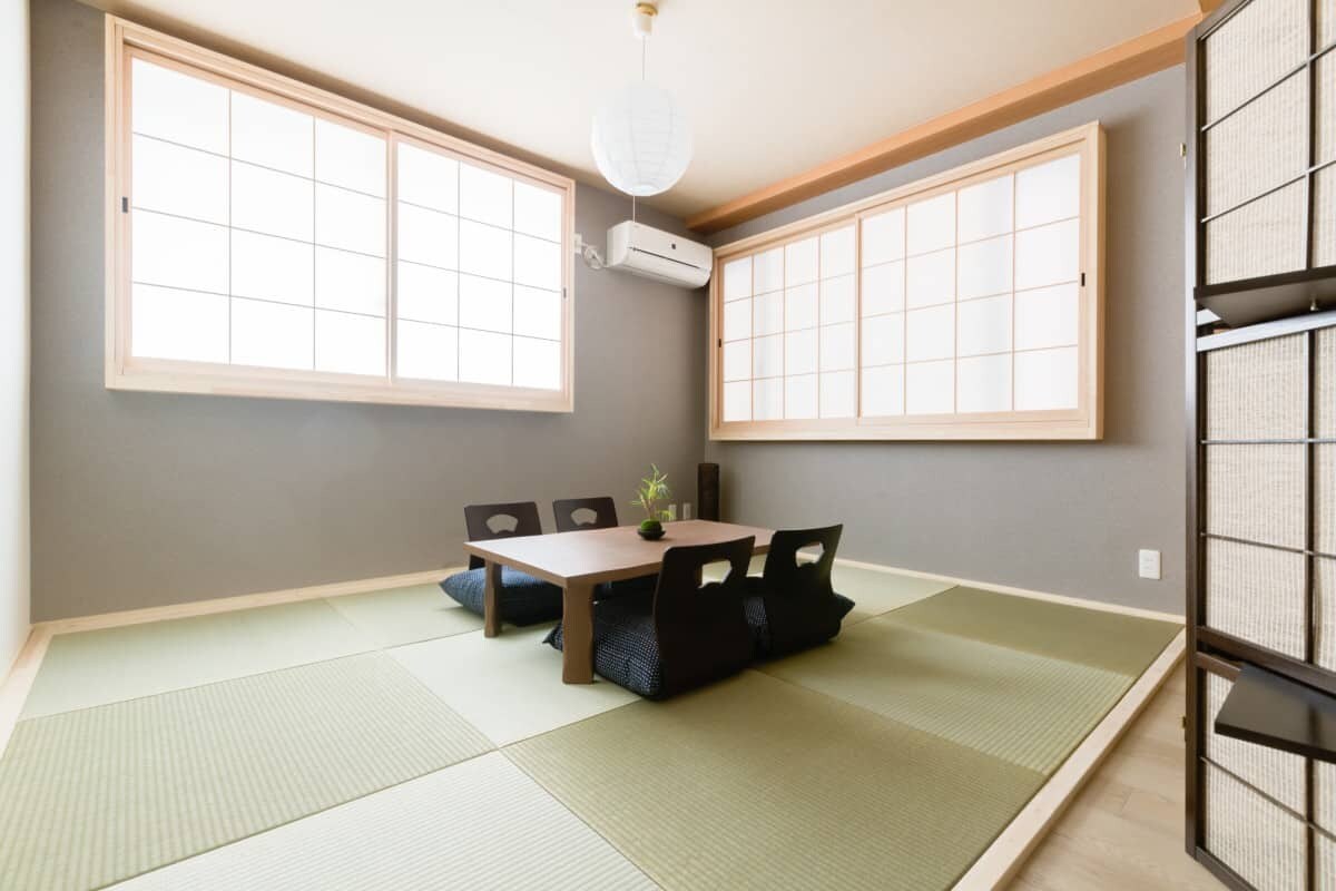 [Japanese-Western style room] Superior quadruple room with tatami area