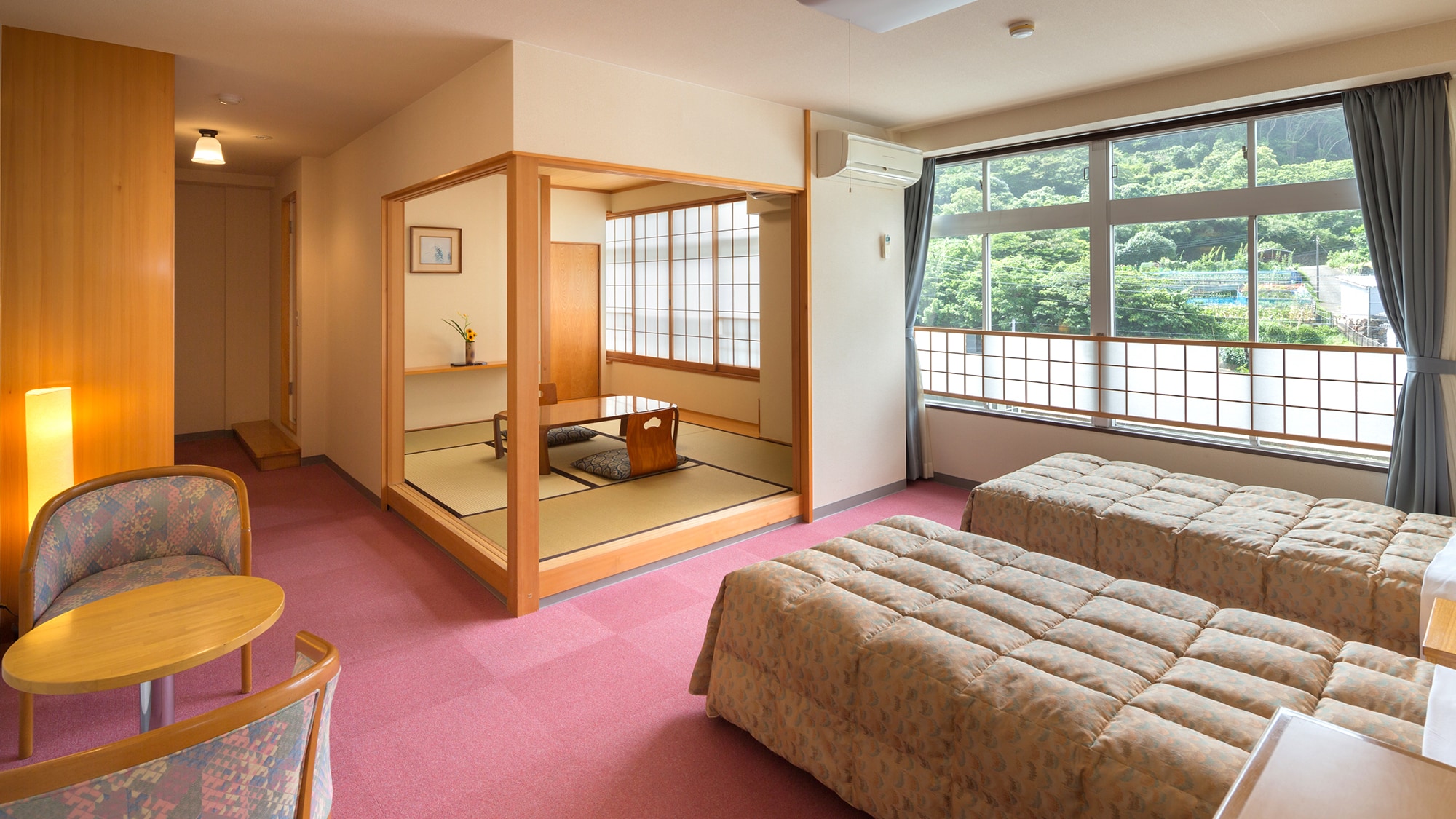 [Mountain side Japanese and Western room]