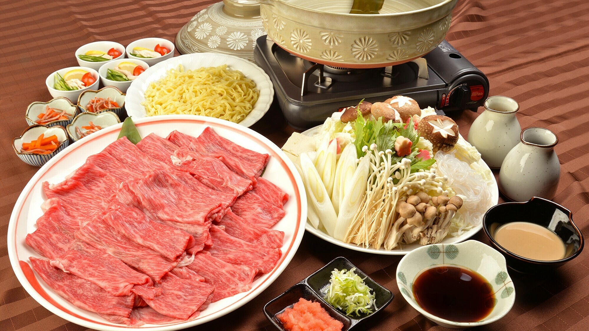 Shabu-shabu daging sapi Fukushima (gambar untuk 4 orang)