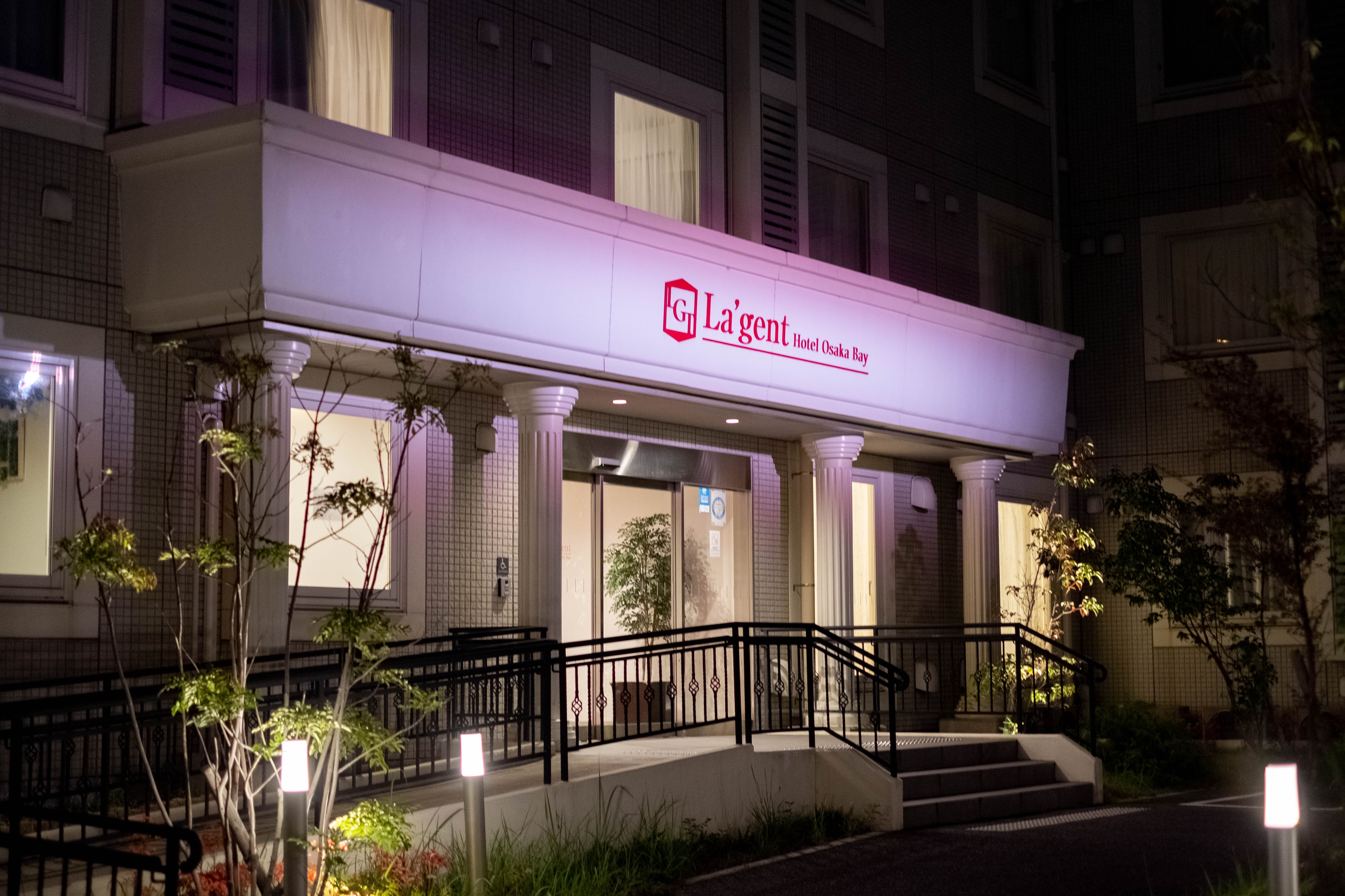 호텔 외관(밤) C