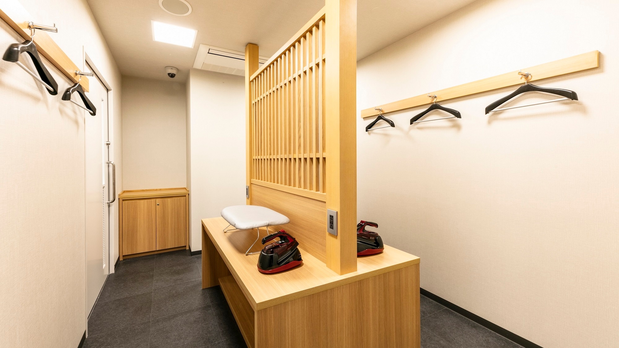 [2nd floor] Ironing room (open 24 hours/free)