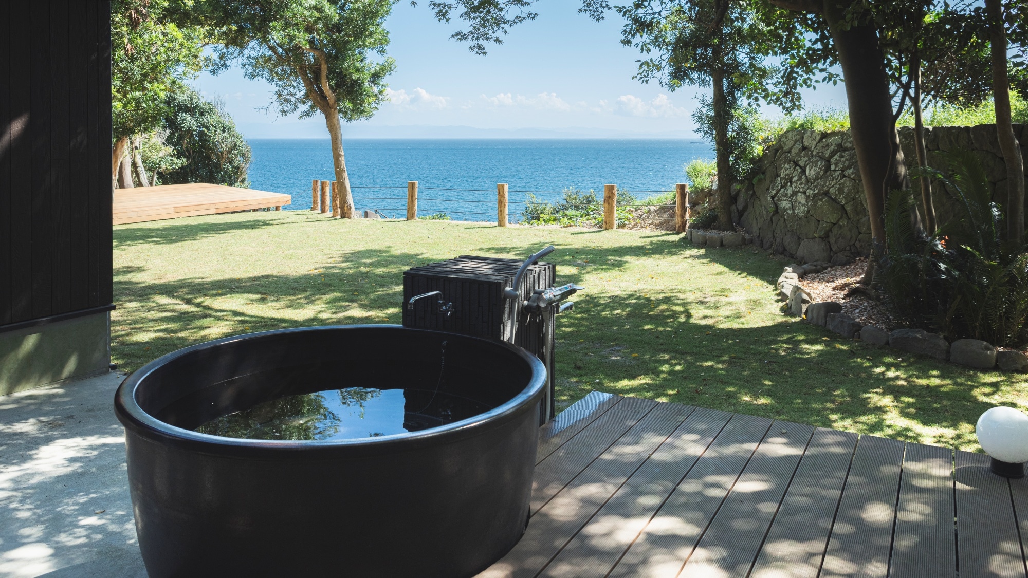 Open-air bath