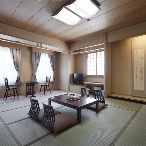 Main building Japanese-style room 12.5 tatami